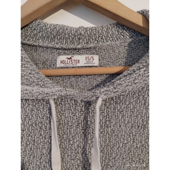 Hollister Hoodie - Picture 2 of 3